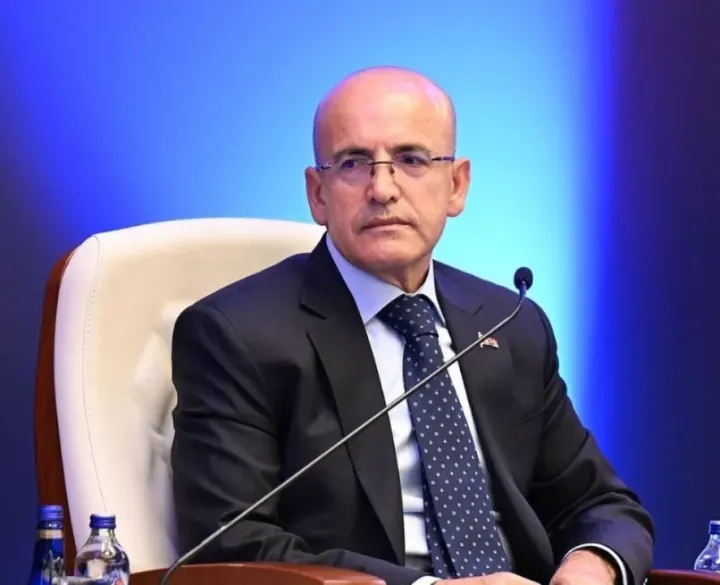 Hazine ve Maliye Bakanlığı'ndan Emekli Maaşı İddialarına Net Yanıt: Şimşek'e Atfedilen Sözler Yalanlandı