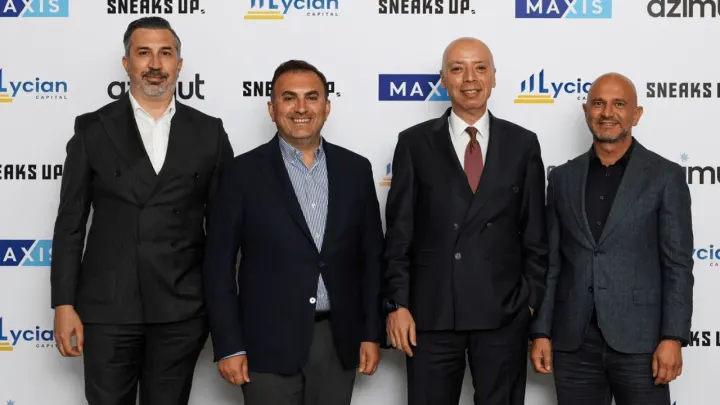 Sneaks Up, Azimut Grubu tarafından desteklenen Maxis Girişim Sermayesi ve Lycian Capital'den yatırım aldı.