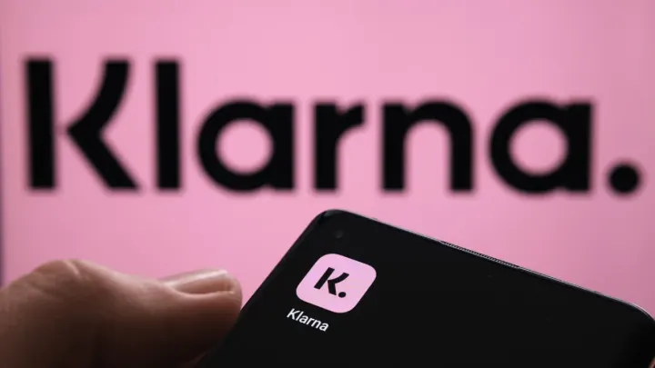 Klarna'nın New York borsasındaki ilk gününde piyasa değeri 17,3 milyar dolara yükseldi.