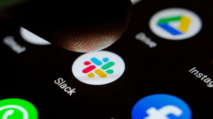 Yeni yapay zeka özellikleri Slack'te mesajları özetleme ve terimleri açıklama gibi özellikler ekledi.