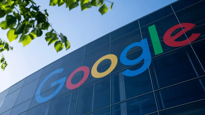 Google, dil öğrenimini kolaylaştırmak için üç yeni yapay zeka aracı geliştirdi.