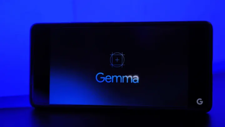 Google, ABD'li bir senatörün iddiaları sonrası Gemma'yı AI Studio'dan çıkardı.
