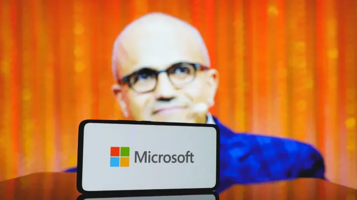 Microsoft CEO'su Satya Nadella: "Yapay zeka, şirket kodlarının yüzde 30'unu artık yazıyor"