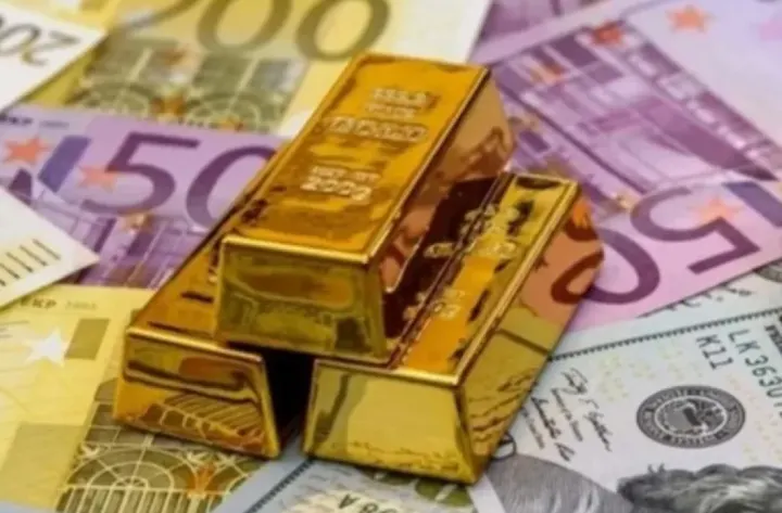 Altın Rekor Kırdı: Ons Fiyatı 4.200 Doları Aştı