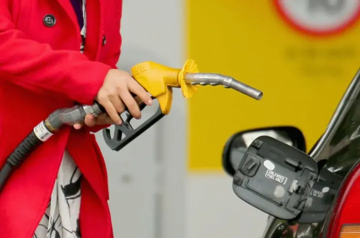 Akaryakıtta Büyük İndirim Kapıda: Motorinde 12 TL’yi Aşan Düşüş Bekleniyor