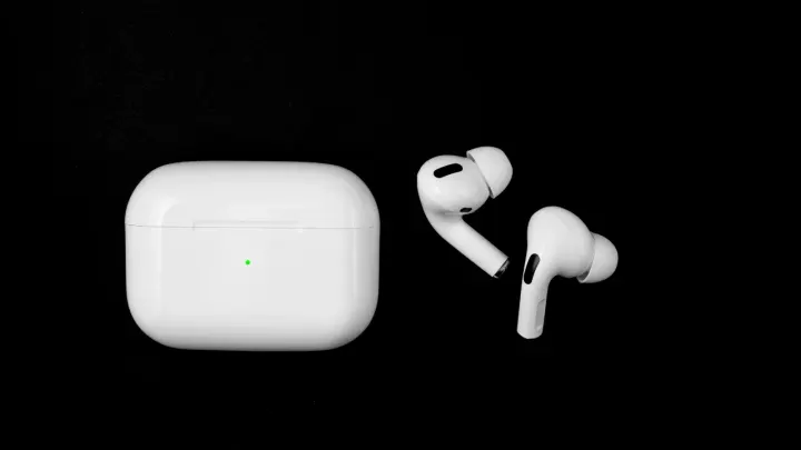 Apple, AirPods'a kamera entegre etmeye hazırlanıyor.