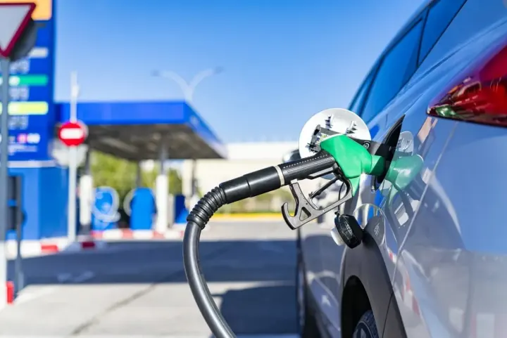 Motorine İndirim Yolda: Petrol Fiyatlarındaki Düşüş Akaryakıt Fiyatlarına Yansıyor