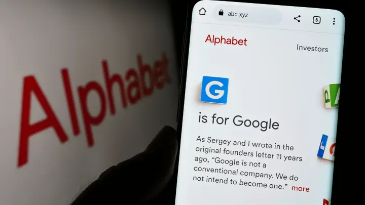 Alphabet, 3 trilyon dolarlık piyasa değerine ulaşarak dördüncü şirket konumuna geldi.