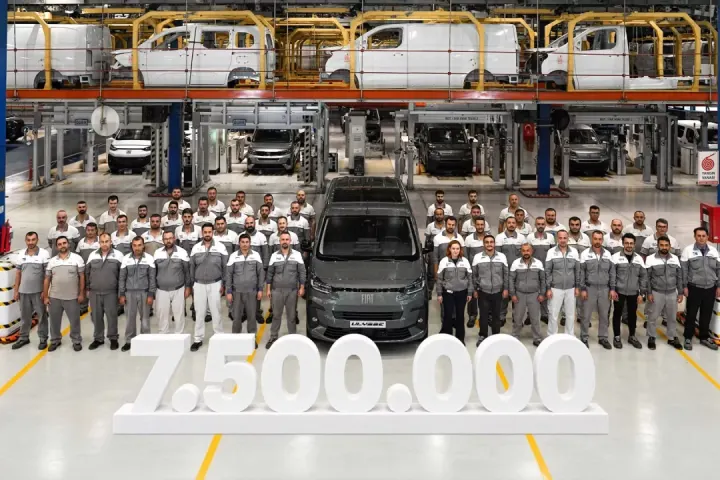 Tofaş Bursa Fabrikası'nda 7,5 Milyonuncu Araç Üretildi.