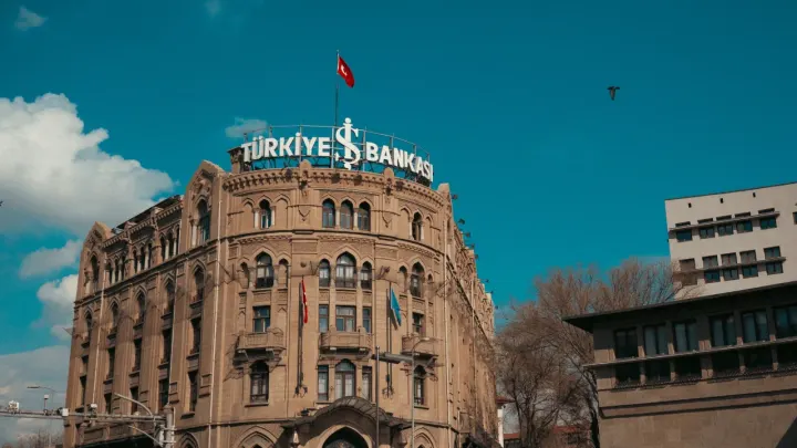 İş Bankası, blokzincir teknolojisi kullanarak dijital tahvil ihraç etti.