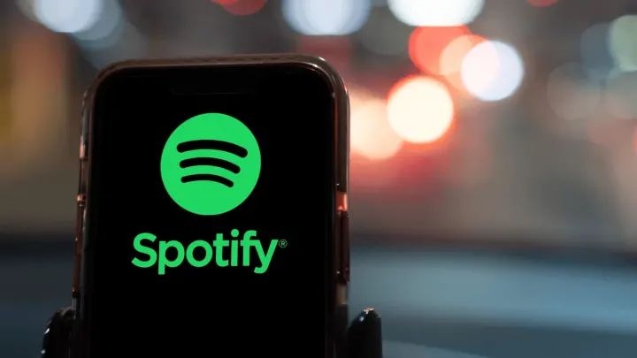 Spotify, iOS uygulamasında harici ödeme linkleri kullanarak abone sayısını artırdığını kabul etti.