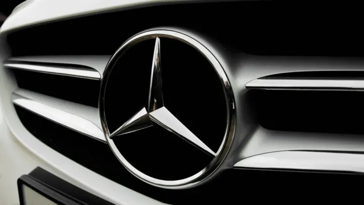 Mercedes-Benz, Microsoft Teams ve Copilot'u araç içinde entegre etti.