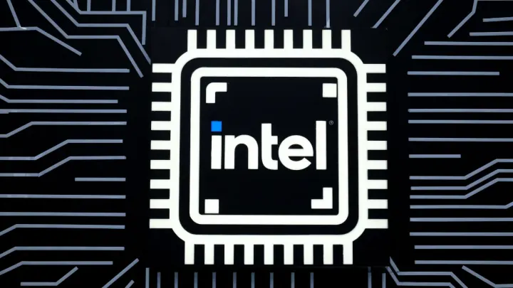 Intel, yeniden yapılandırma çabaları doğrultusunda Apple'dan finansal destek talep ediyor.