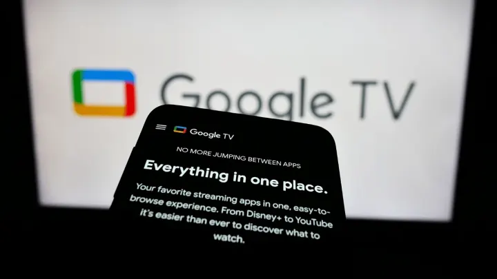 Google, Gemini'yi Google TV'ye entegre ediyor.