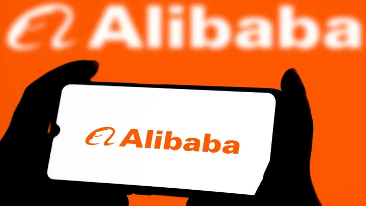 Alibaba, Quark AI adlı yapay zeka destekli akıllı gözlüğü tanıttı.