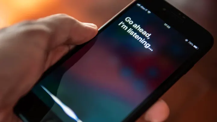 Apple, kişiselleştirilmiş Siri'yi henüz piyasaya sürmedi, çünkü henüz geliştirme aşamasında.