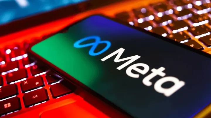 WhatsApp ve Instagram'da sohbet başlatan yapay zeka botlarının test edildiği haberinin incelenmesi.