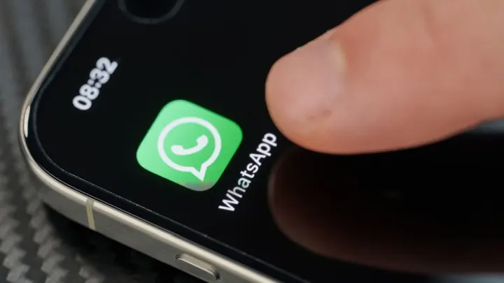 WhatsApp'ın yapay zeka destekli mesaj özeti özelliği ABD'de aktifleştirildi.