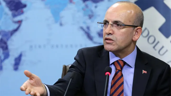 Mehmet Şimşek'ten Akaryakıt Açıklaması: Eşel Mobil 2027'de Devam Etmeyecek
