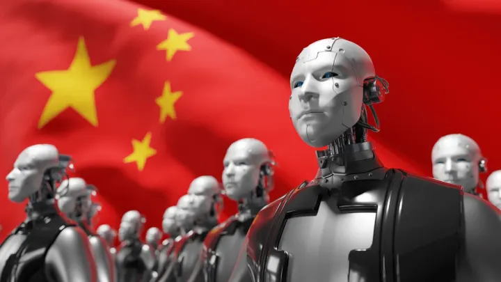 Çin'de insan biçimli robotların satıldığı bir mağaza açıldı.