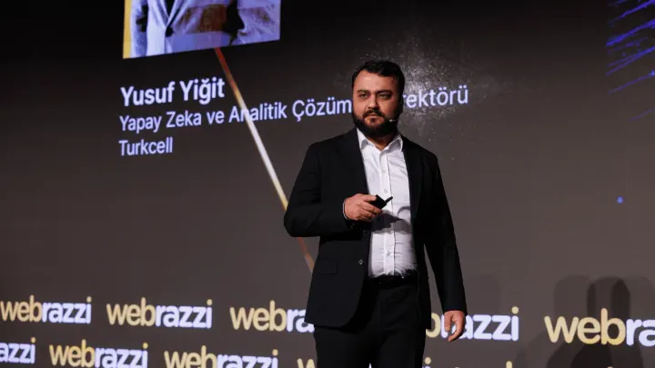 Yusuf Yiğit, Webrazzi Summit 2025'te yapay zekada değer yaratmanın formülünü paylaştı.