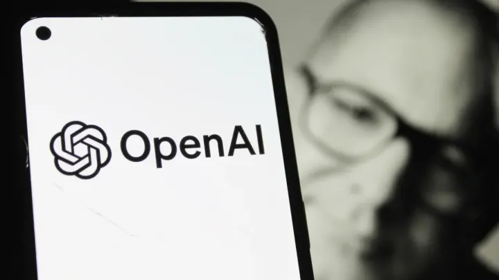 Jony Ive'nin ortak "io" donanım projesinin tanıtım materyalleri geri çekildi.