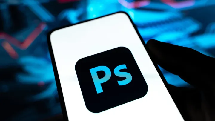 Adobe, Photoshop'a yapay zeka desteğiyle gelen yeni düzenleme özelliklerini ekledi.