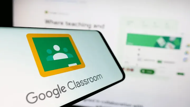 Google Classroom, yapay zeka tarafından desteklenen soru üretme özelliğini kullanıma sundu.