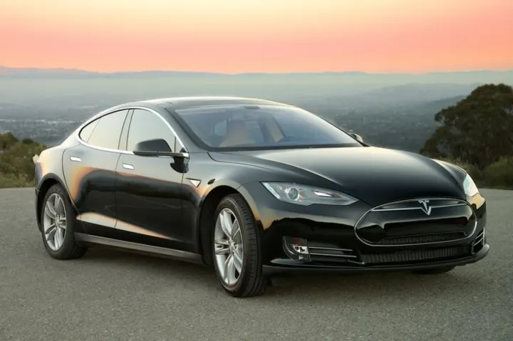 Elon Musk: Tesla Sahipleri Araçlarından Pasif Gelir Elde Edebilecek