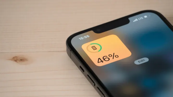Apple, iPhone'lar için yapay zeka destekli pil tasarrufu özelliğini iOS 19 güncellemesiyle getirebilir.