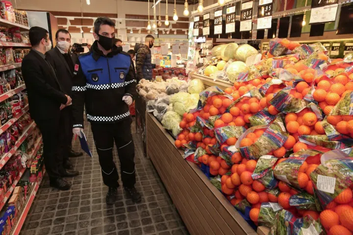 Fahiş Fiyat ve Haksız Uygulamalara 2,6 Milyar TL Ceza: Ticaret Bakanlığı Denetimleri Açıkladı