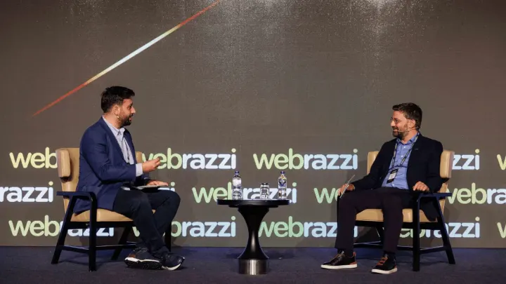Semih Muşabak, Webrazzi Summit 2025'te fintech'te yenilik ve yapay zeka merkezli büyüme stratejilerini paylaştı.