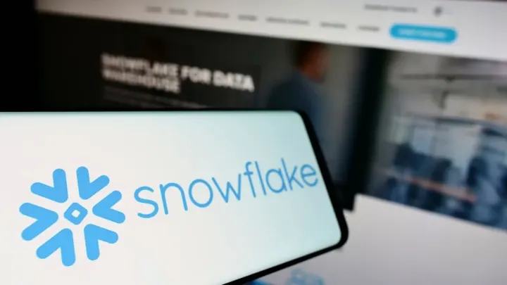 Snowflake, bulut tabanlı veritabanı yazılımları geliştiren Crunchy Data'yı satın alıyor.