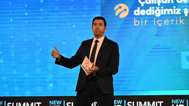 Nurullah Er, New HR Summit 2025'te çalışan deneyiminde kalıcı etkiler yaratmanın yollarını paylaştı.