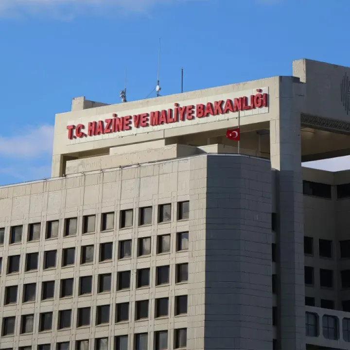 Bütçe Giderleri 7,3 Trilyon TL’yi Aştı: İlk 5 Ayda Vergi Gelirleri 5,3 Trilyon TL’ye Ulaştı