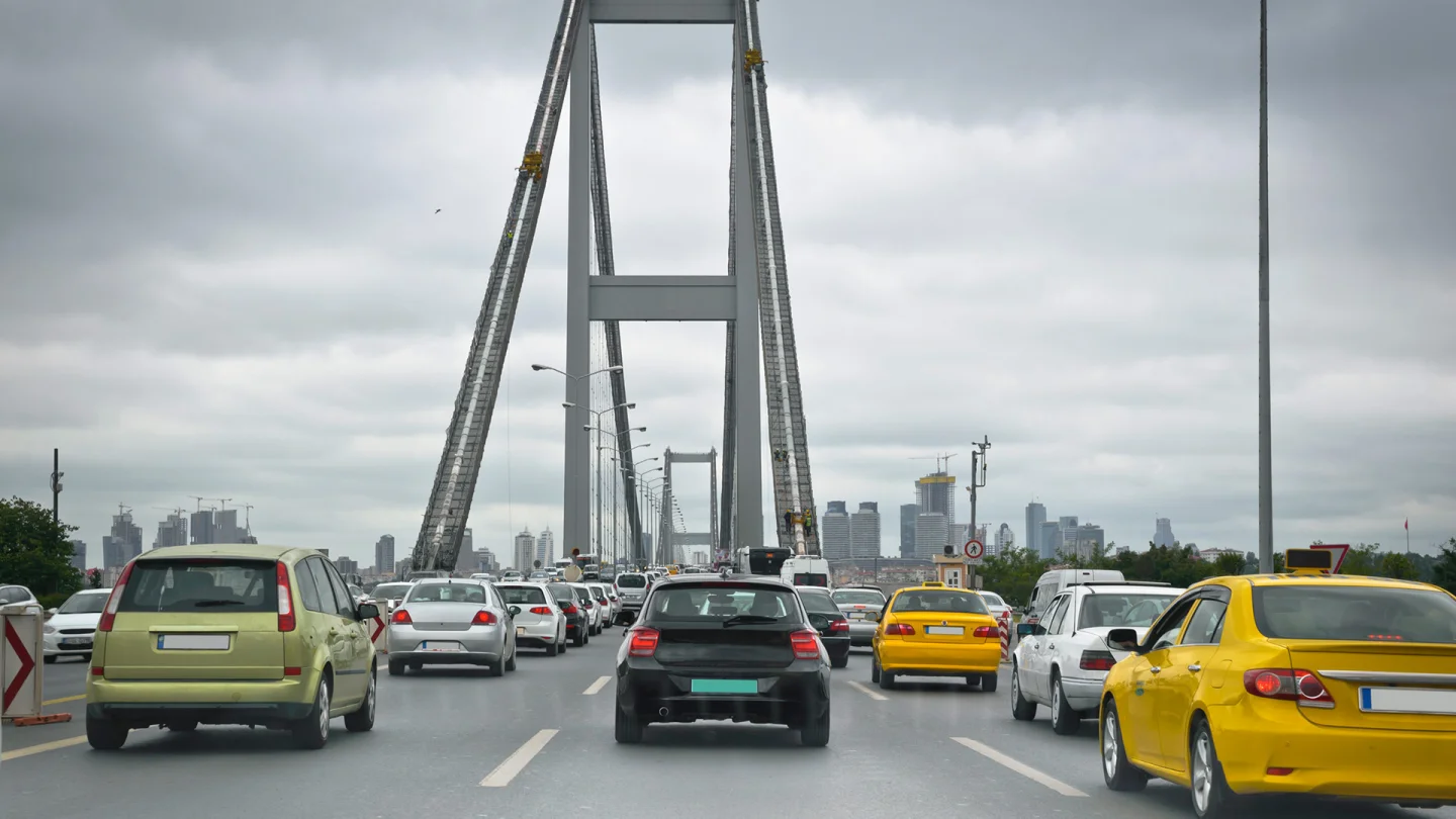 Otoyol ve Köprü Geçiş Ücretlerine Zam Sinyali