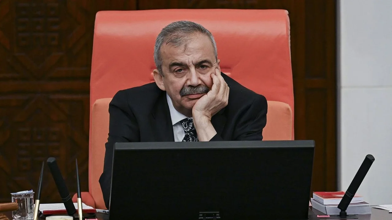 Sırrı Süreyya Önder Hayatını Kaybetti