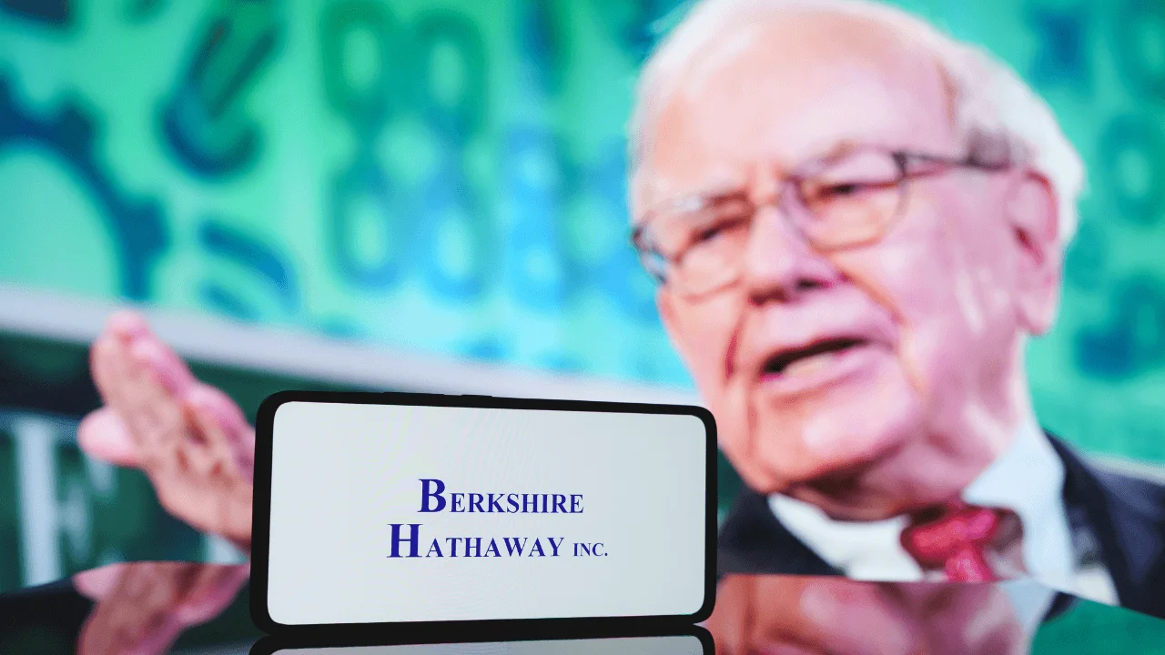 Warren Buffett, Berkshire Hathaway'in CEO'luğundan yıl sonunda ayrılıyor.