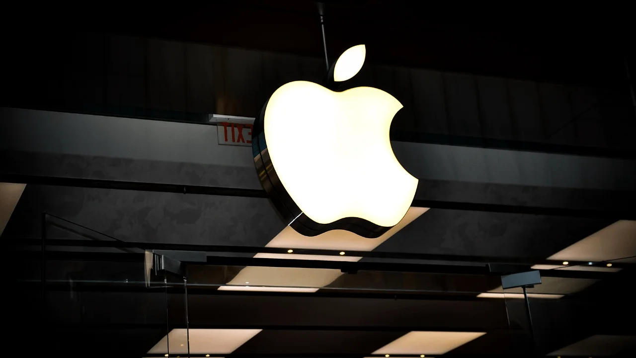 Apple, 2027 yılında Meta Ray-Ban tarzı akıllı gözlüğünü piyasaya sürmeyi planlıyor.