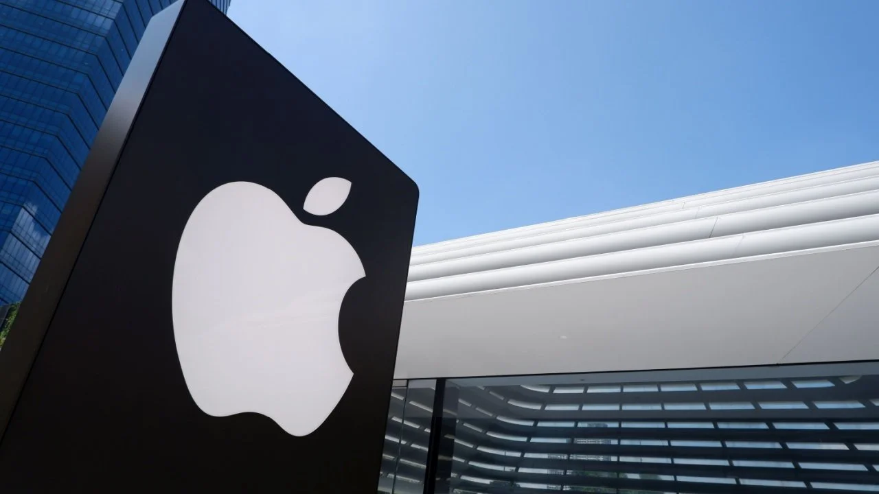 Apple, AirPods Pro 3'ü geliştirmeye devam ediyor.
