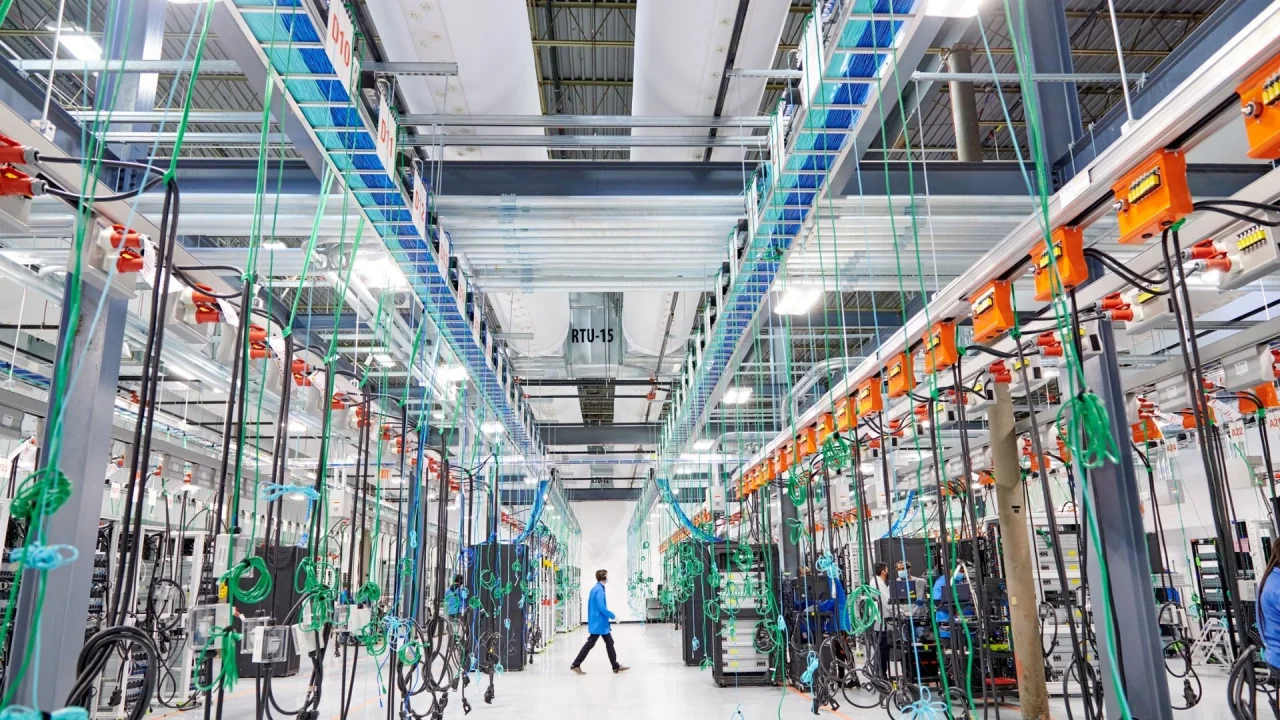 AMD, ZT Systems'ın sunucu üretim birimini 3 milyar dolara devralıyor.