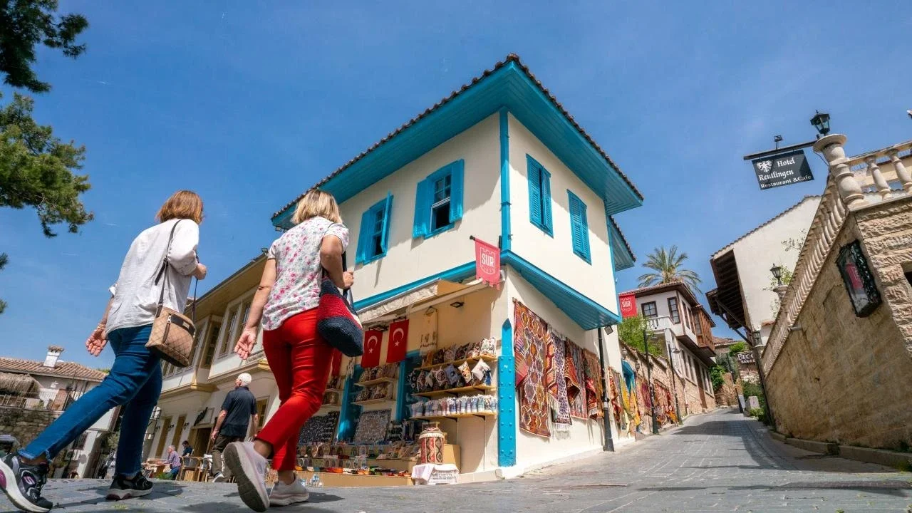 Nisan Ayında Türkiye'yi Ziyaret Eden Turist Sayısı Yüzde 8 Arttı