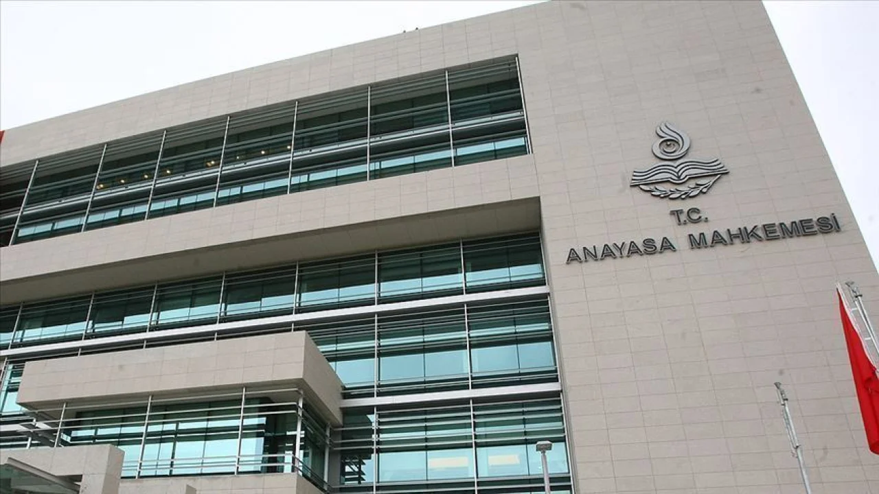 Anayasa Mahkemesi’nden Emeklilik Hakkında Emsal Karar: Gecikmenin Bedeli Vatandaşa Yüklenemez