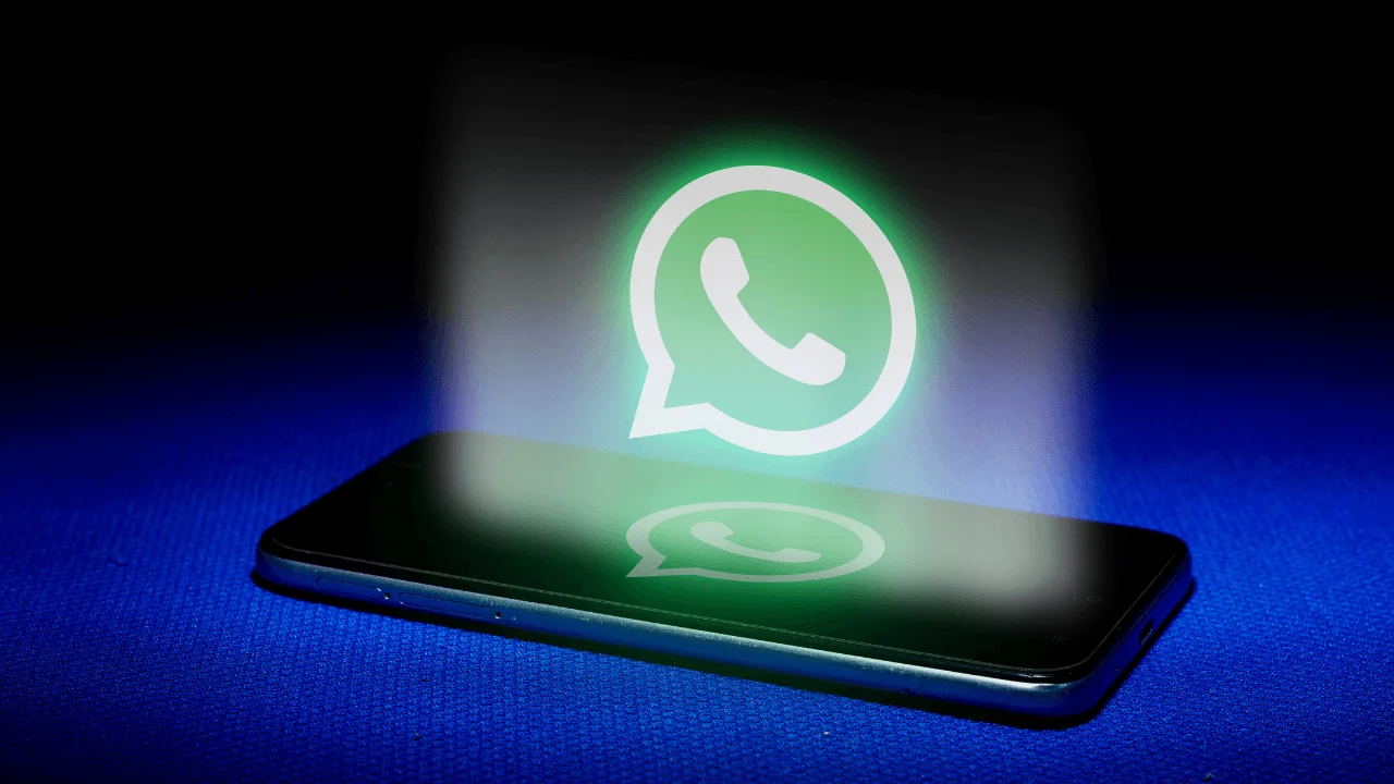 WhatsApp, kullanıcıların kendi yapay zeka asistanlarını oluşturabileceği bir özelliği test ediyor.