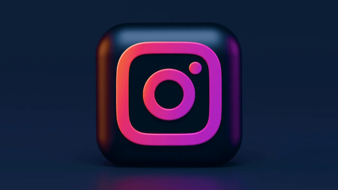 Instagram Hikayeler'de paylaşılan Spotify şarkıları artık uygulama içinde dinlenebilecek.