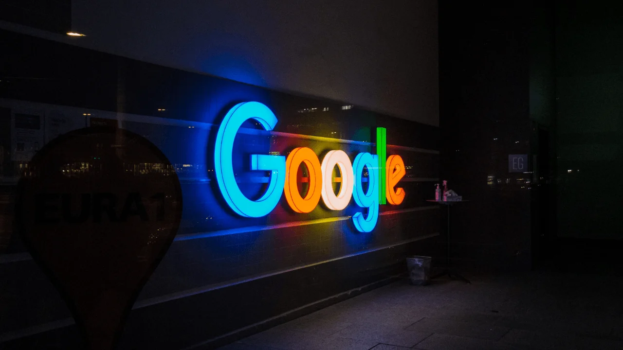 Rekabet Kurulu, Google'a yaklaşık 355 milyon TL idari para cezası verdi.