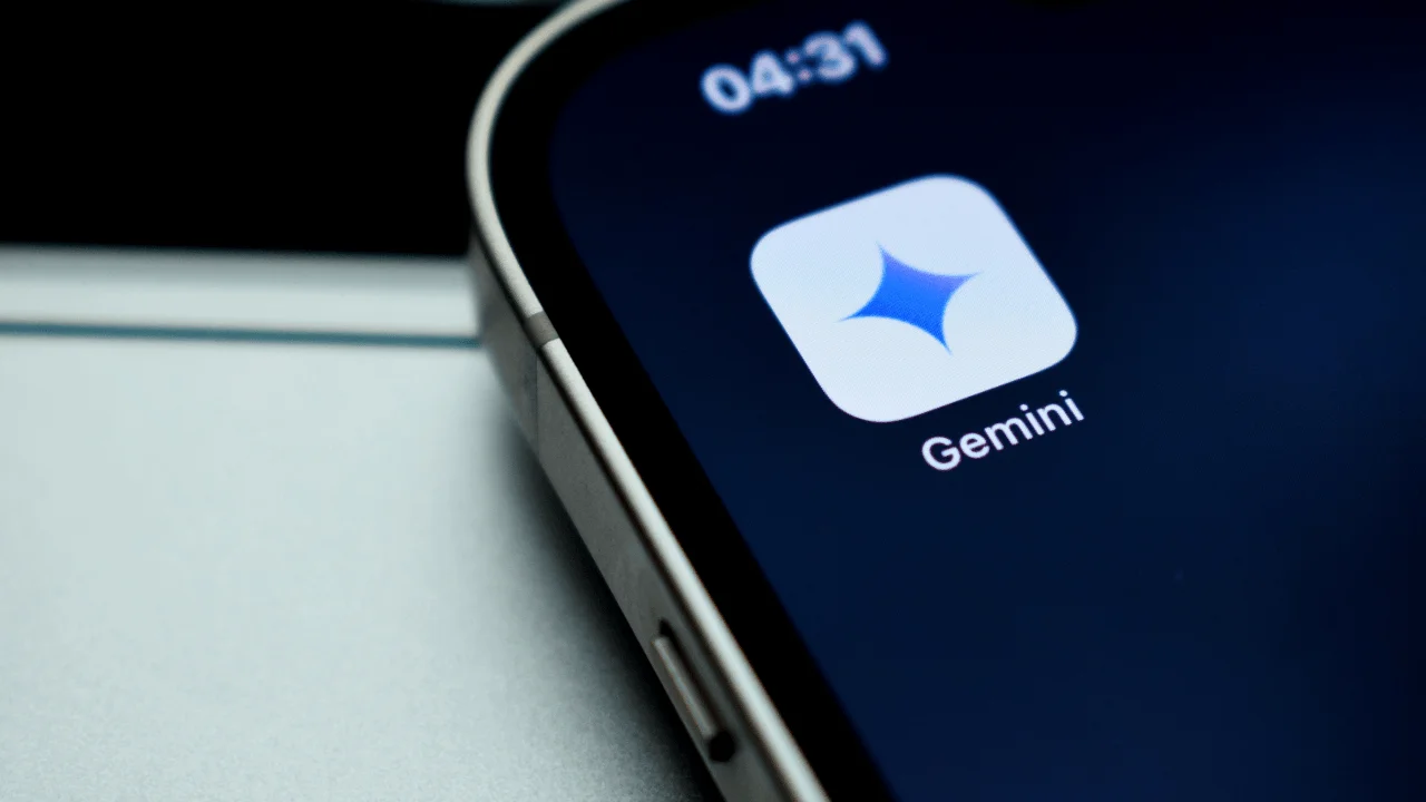 Gemini uygulaması, yerel ses özetleri oynatıcısını Android ve iOS'te kullanıma sundu.