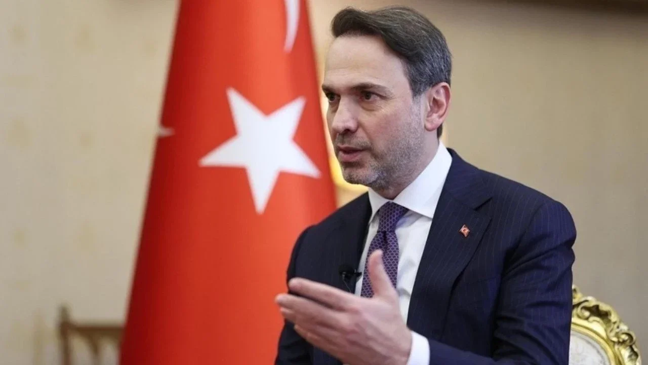 Bakan Bayraktar: Türkiye ile ABD Arasında Yeni LNG Anlaşması Gündemde