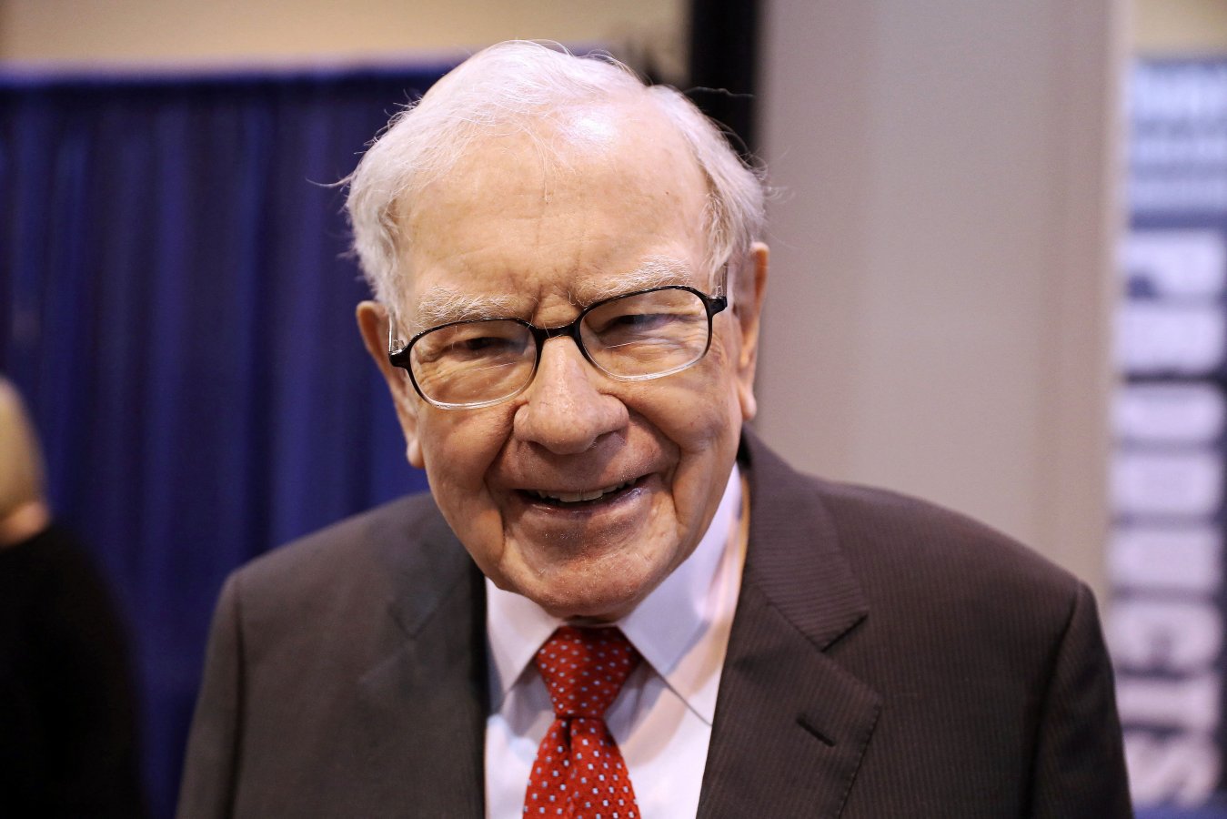 Warren Buffett'ın Şirketi Berkshire Hathaway, Rekor Nakit Varlığıyla Dikkat Çekiyor