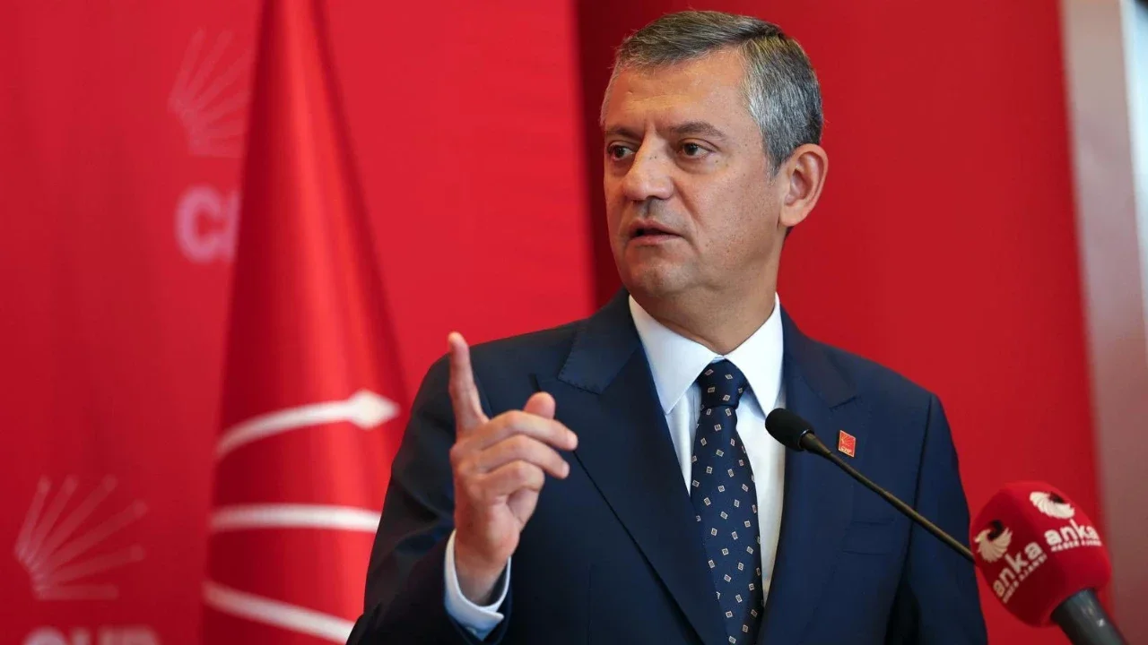 CHP Kurultayı İptal Davası Tedbirsiz Ertelendi
